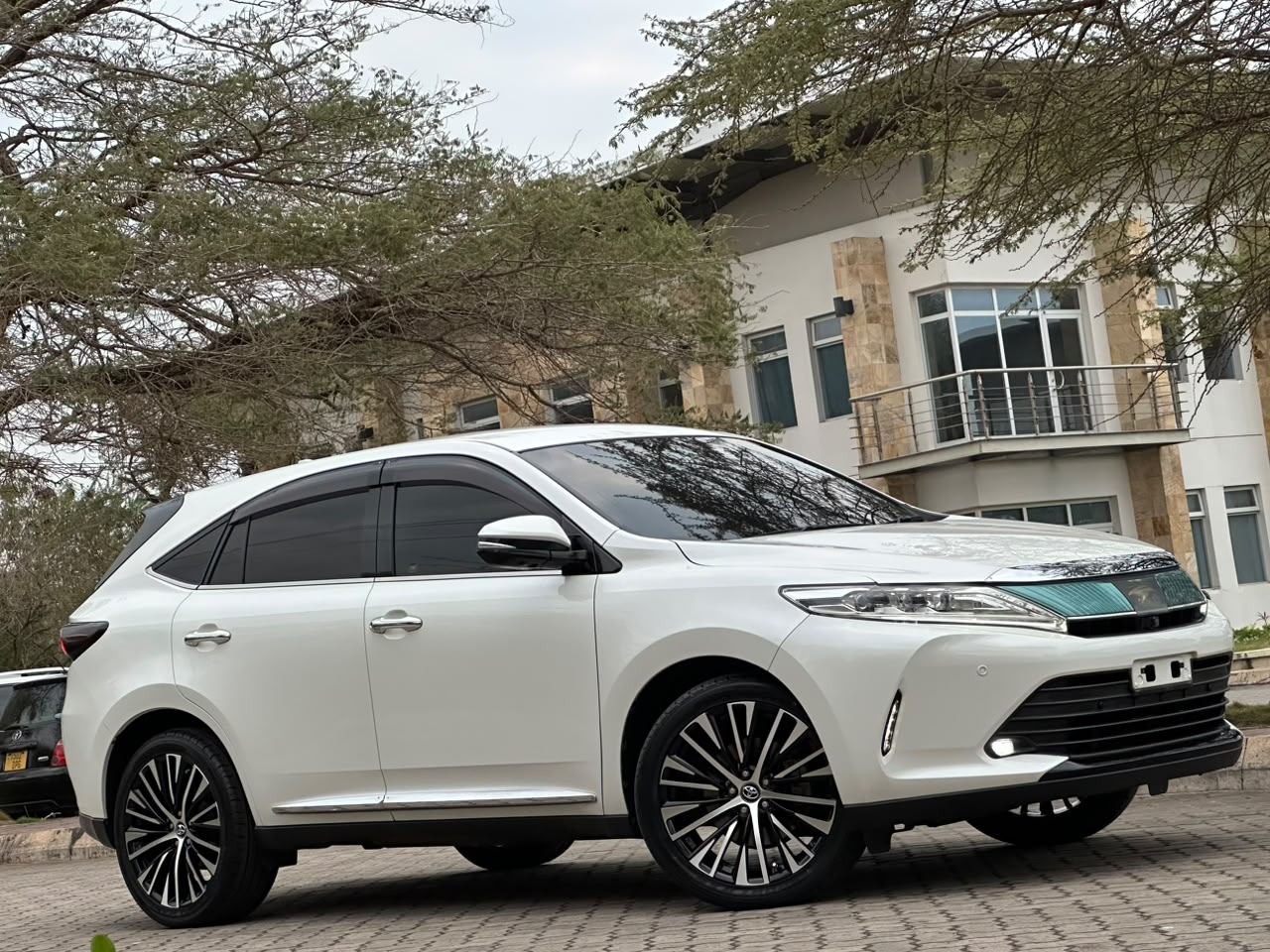 Toyota Harrier Anaconda